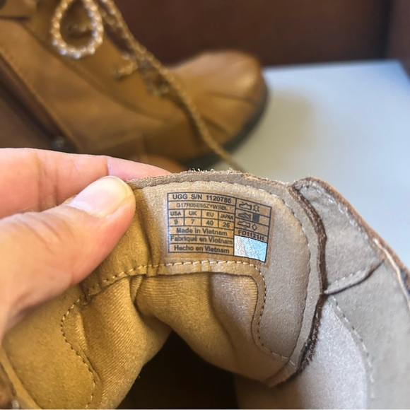 UGG®
Women's Hapsburg Duck Boots - Picture 9 of 10